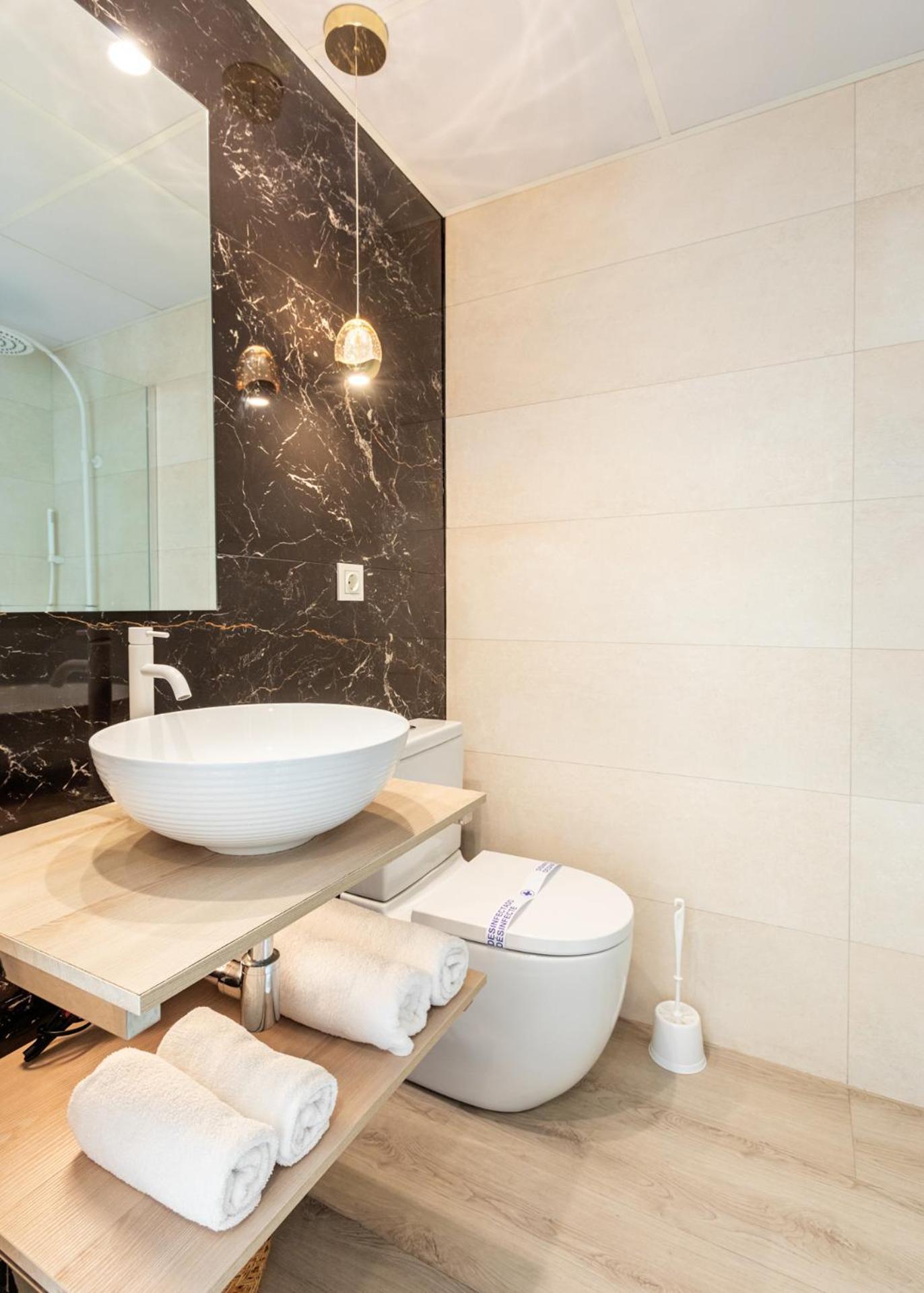 Hostal Plaza Boutique (Adults Only) سرقسطة المظهر الخارجي الصورة